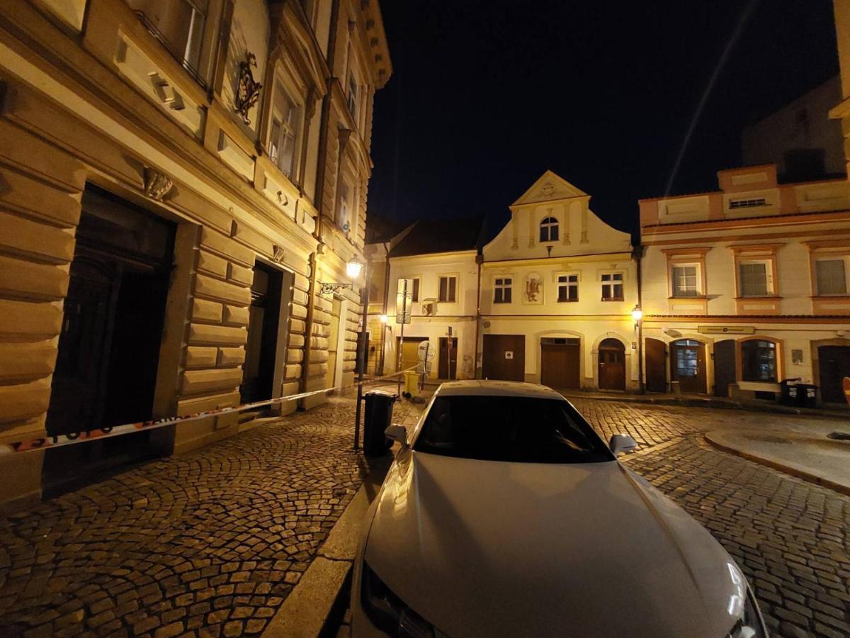 Byt 2+Kk Na Velkem Namesti Hradec Kralove Exterior photo
